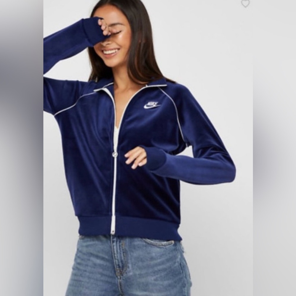 Nike Woman’s Sportswear Velour Track Jacket